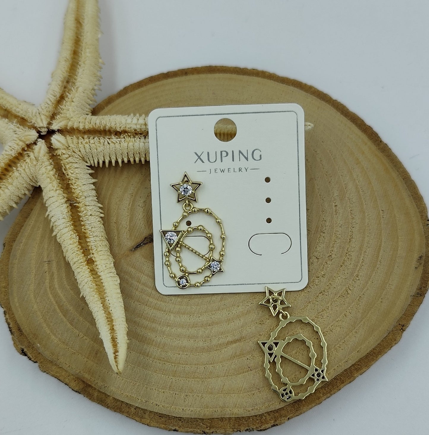 14 K Taş Detaylı Küpe