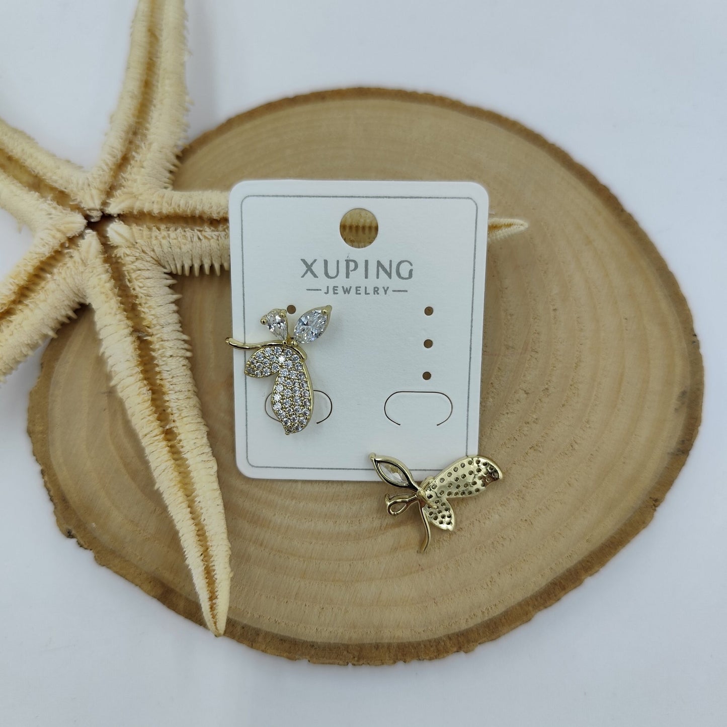 14 K Taş Detaylı Kelebek Küpe