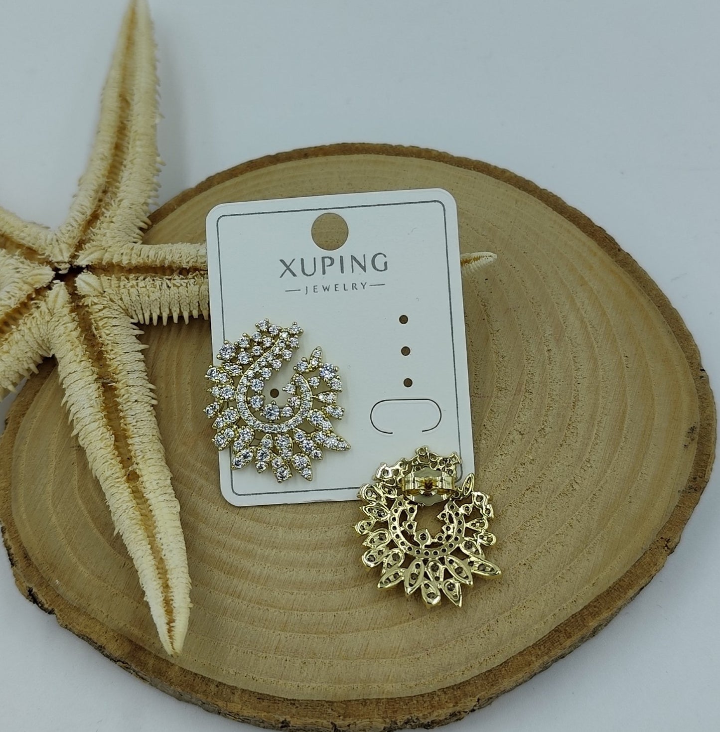 14 K Taş Detaylı Küpe