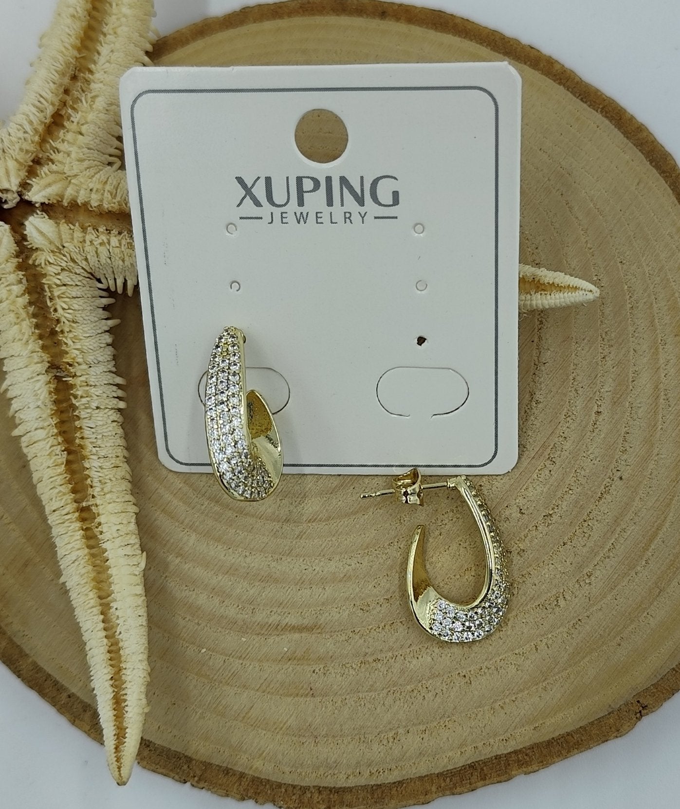 14 K Taş Detaylı Küpe