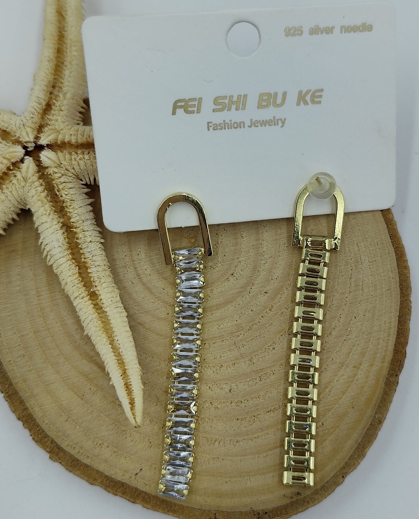 Taş Detaylı Gold Küpe