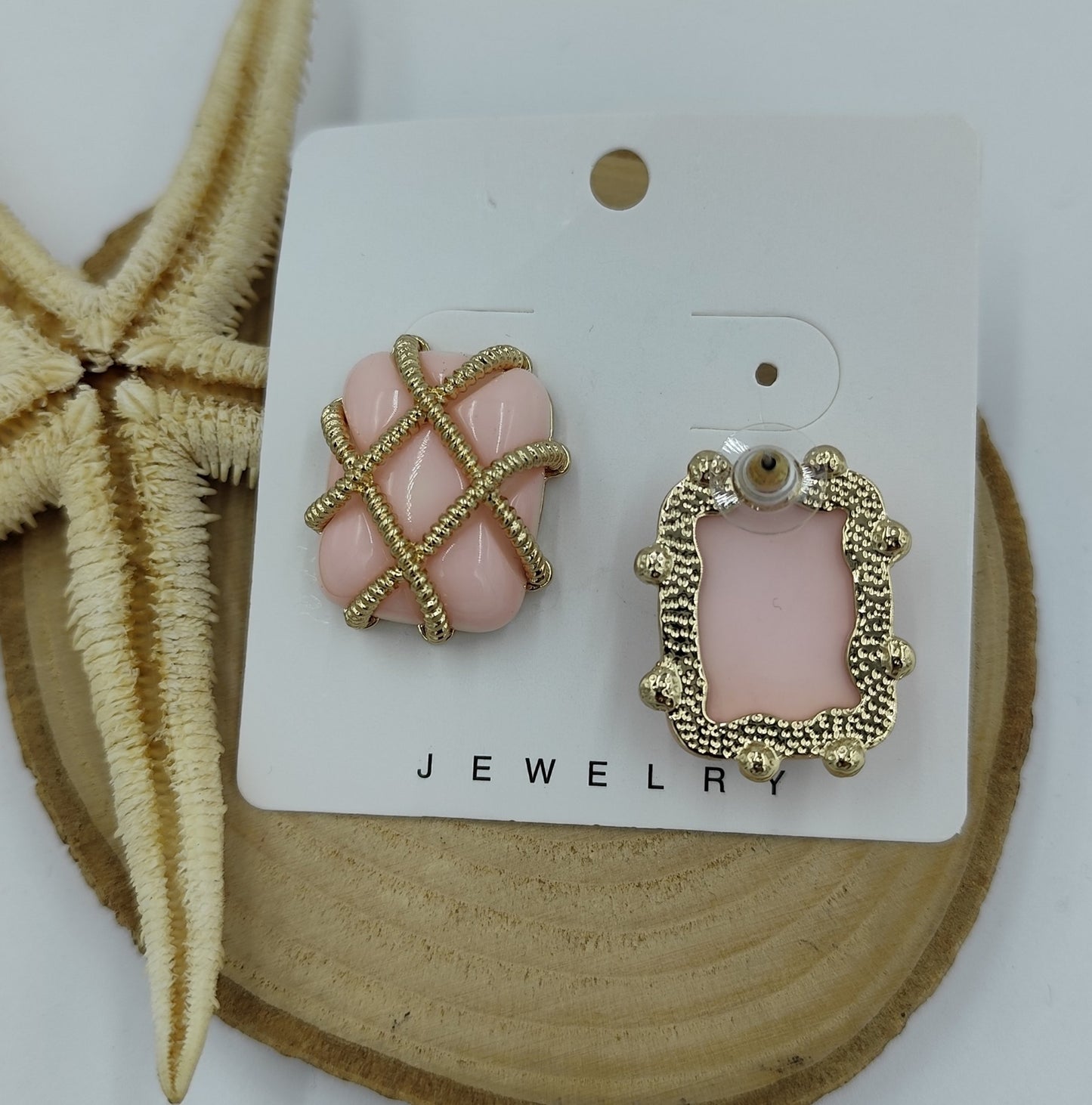 Açık Pembe ve Gold Detaylı Kare Küpe