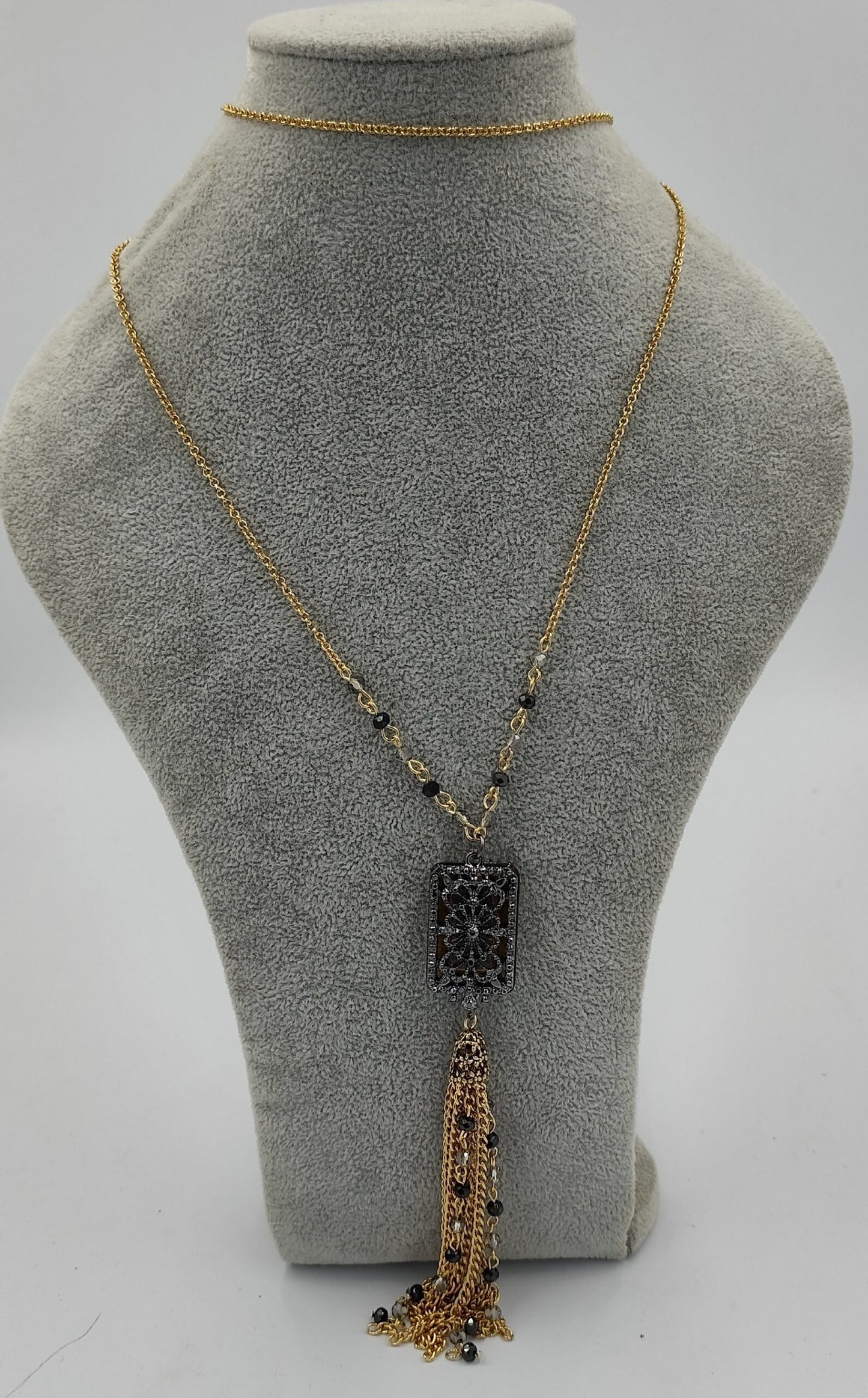 Marka Model kolye