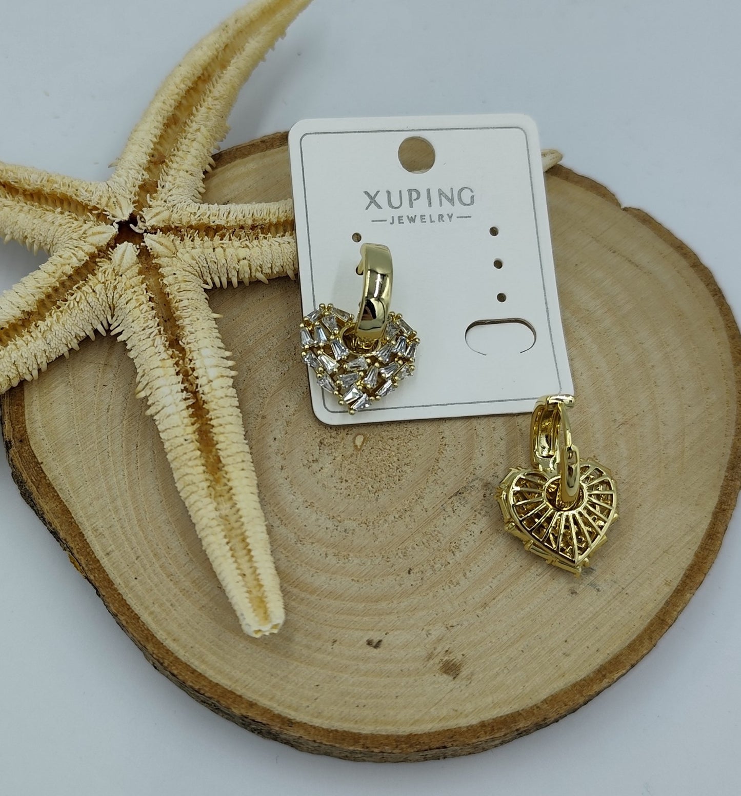 14 K Taş Detaylı Kalp Küpe