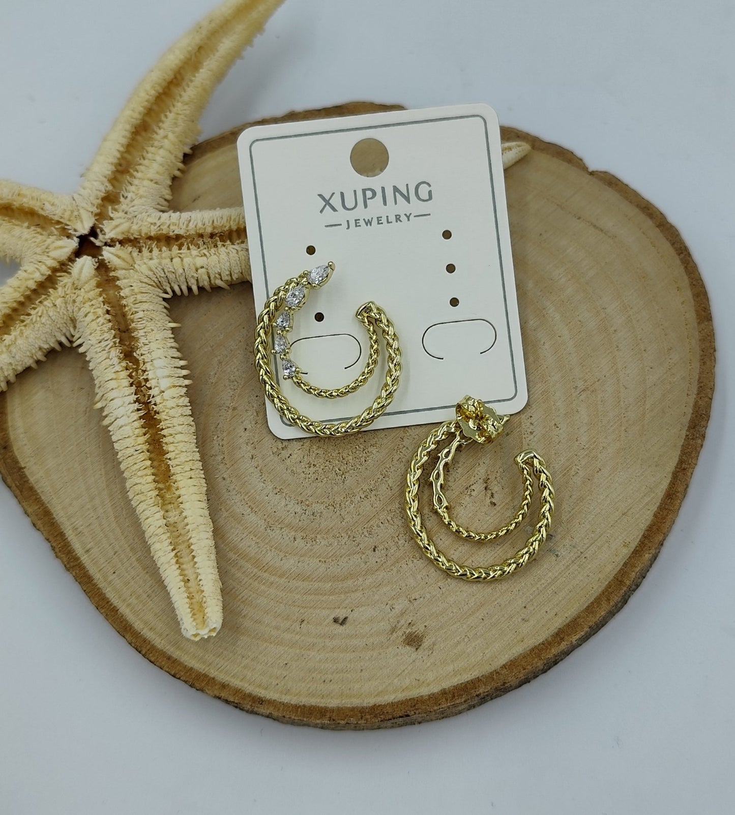 14 K Taş Detaylı Küpe