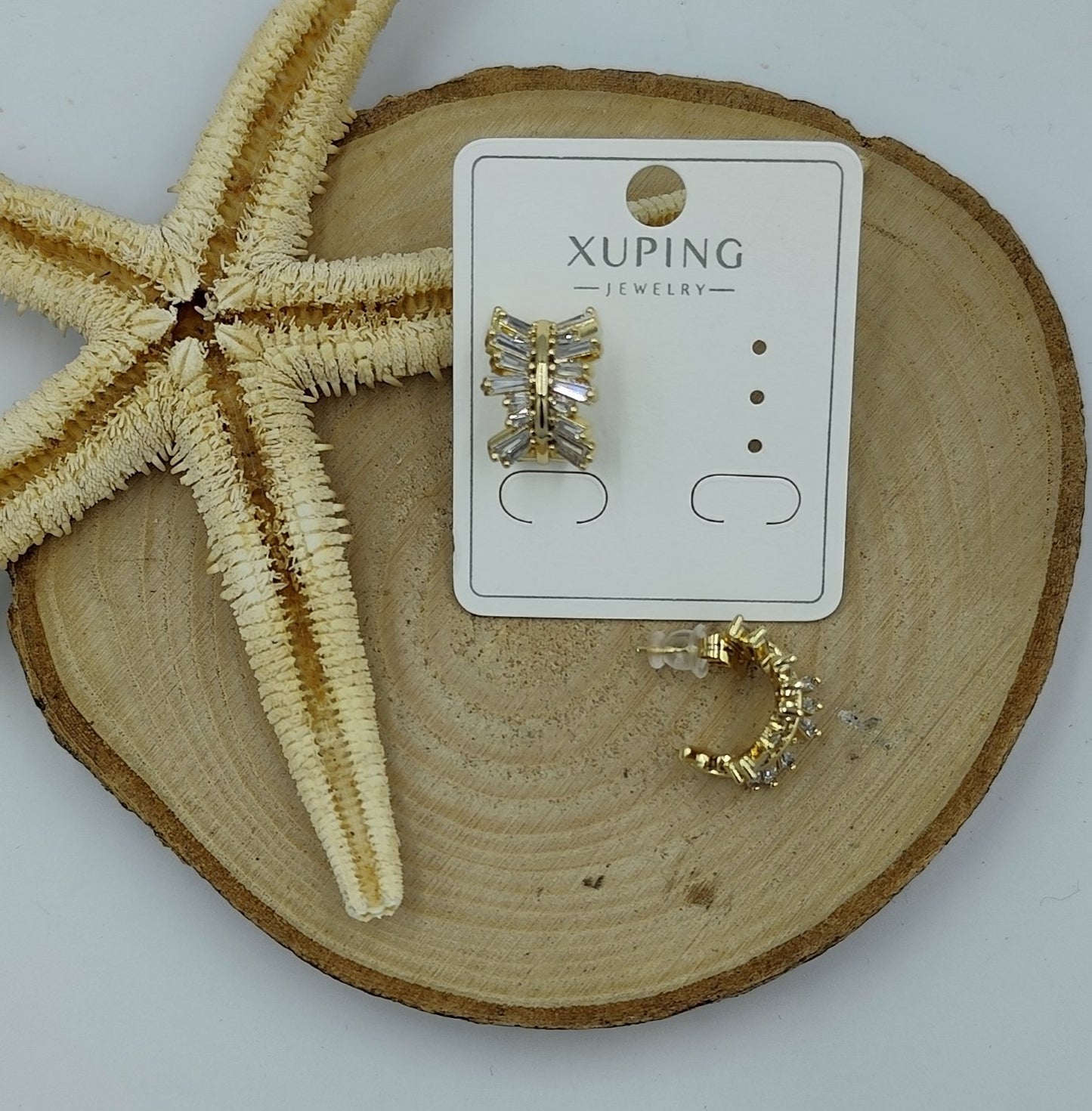 14 K Taş Detaylı Küpe