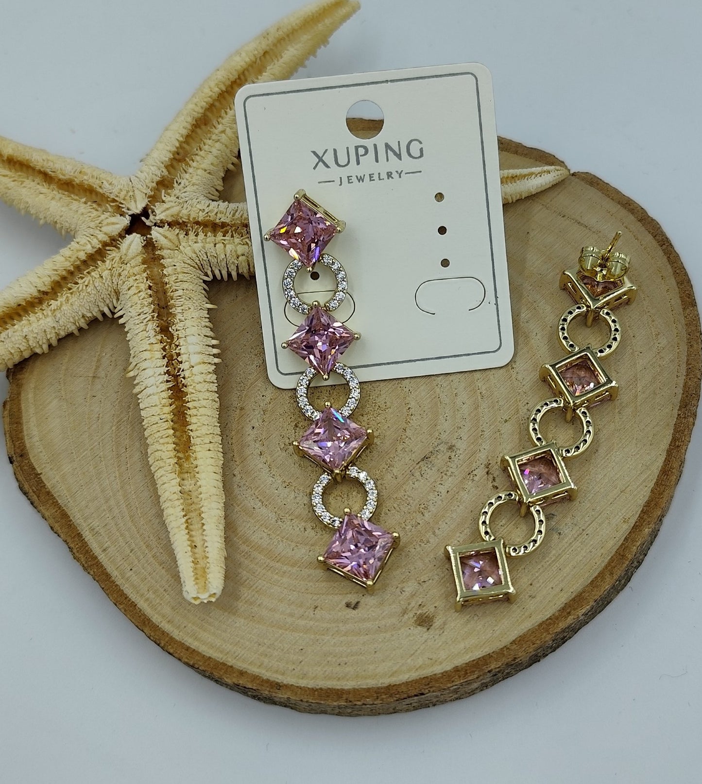14 K Taş Detaylı Pembe Küpe