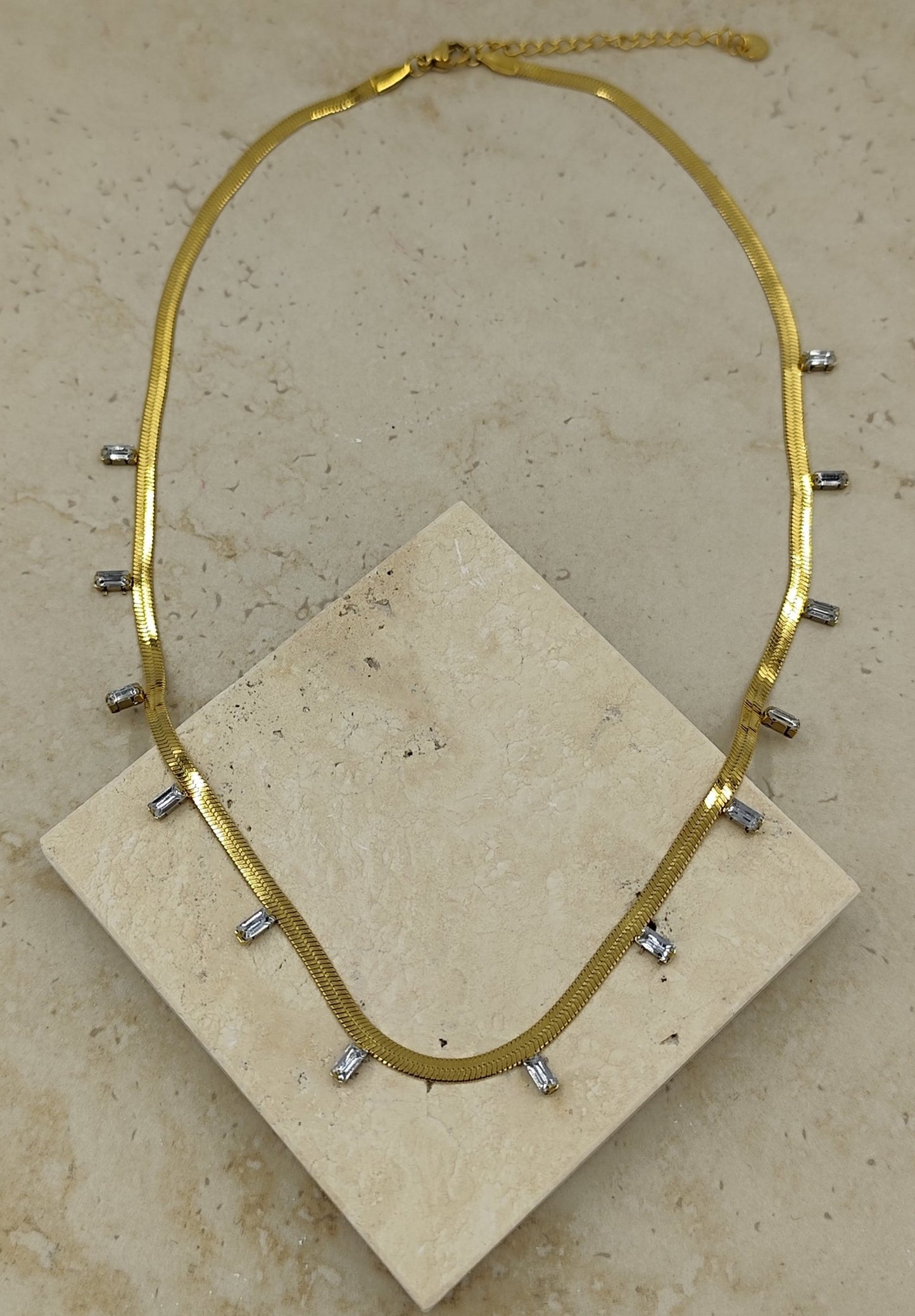 Baget Taşlı Çelik Kolye Gold