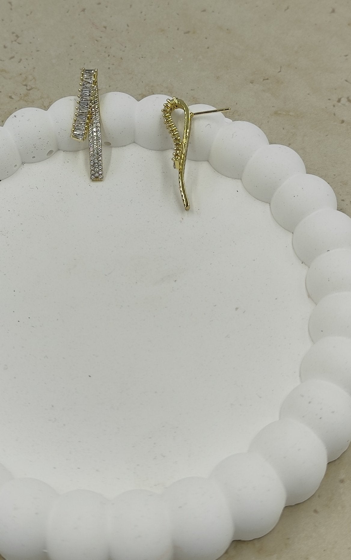14 K Taş Detaylı Küpe Xuping