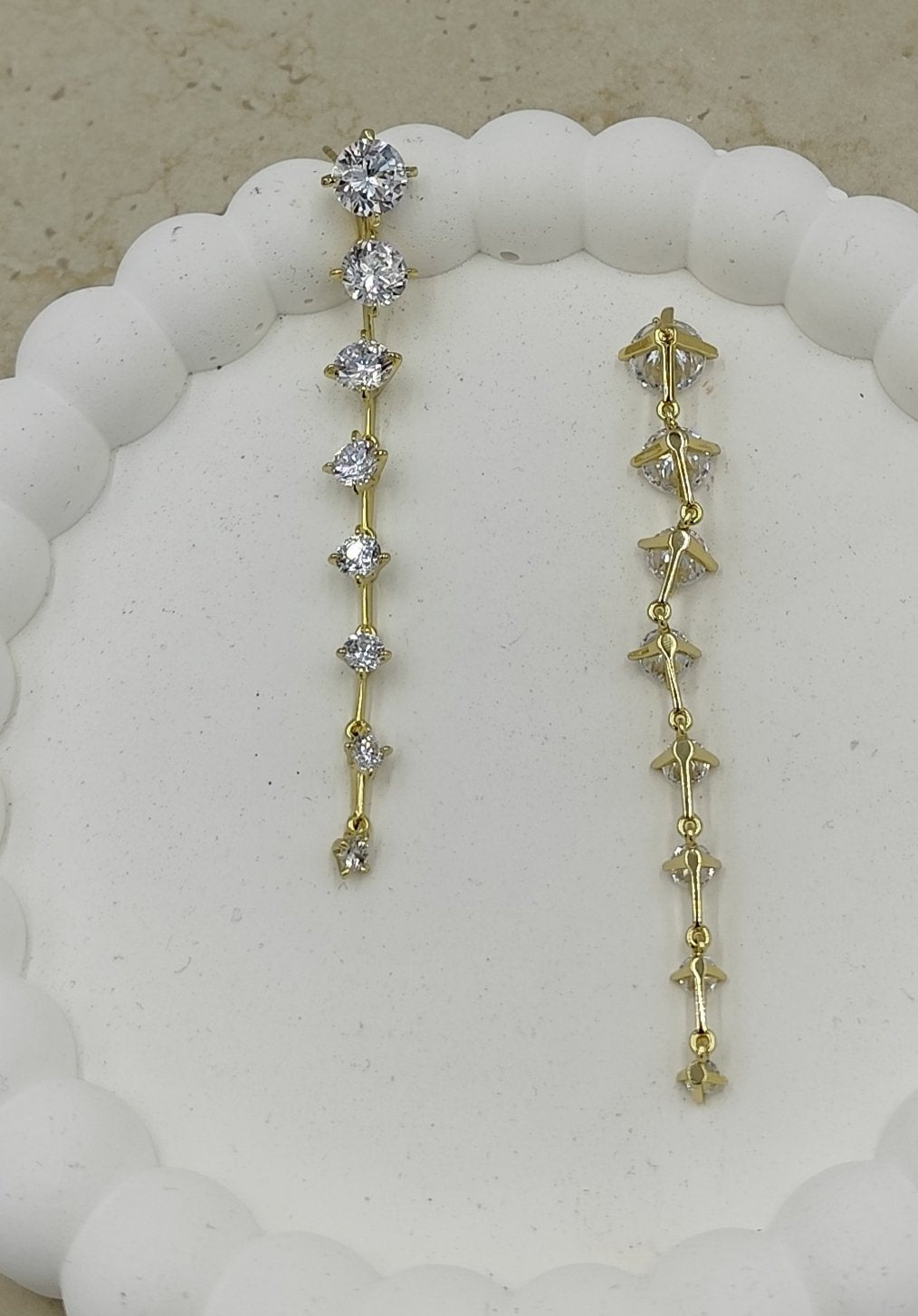 14 K Sıralı Taşlı Sallantılı Küpe Xuping