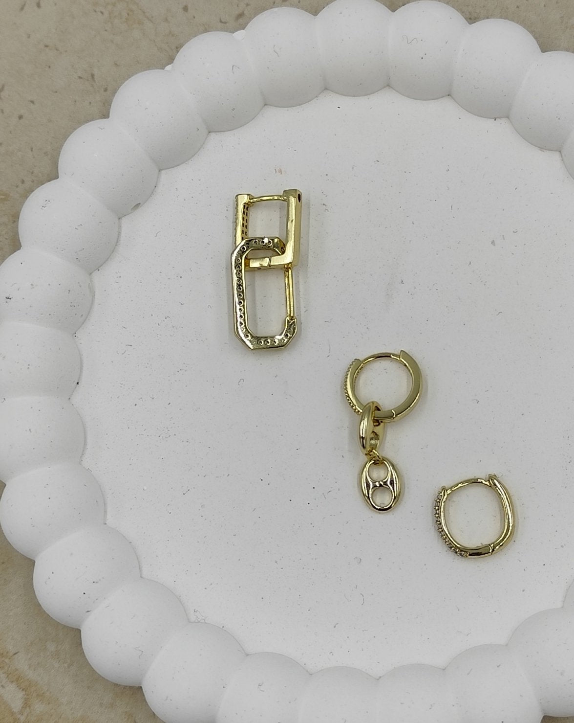 14 K Taş Detaylı Geometrik 3'lü Küpe