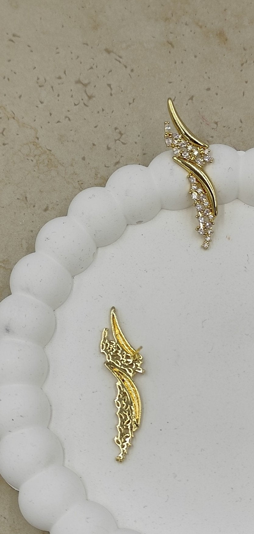 Taş Detaylı Gold Küpe