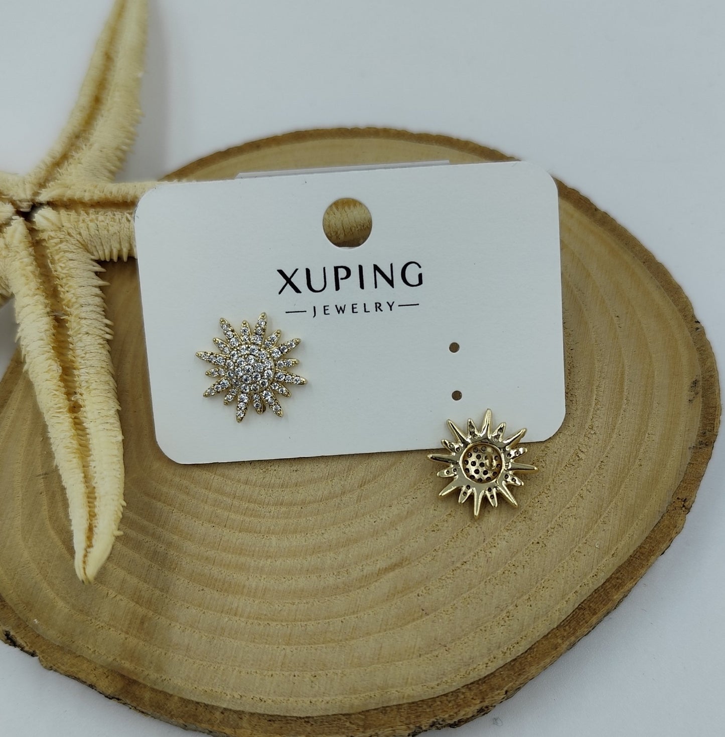 14 K Taş Detaylı Küpe