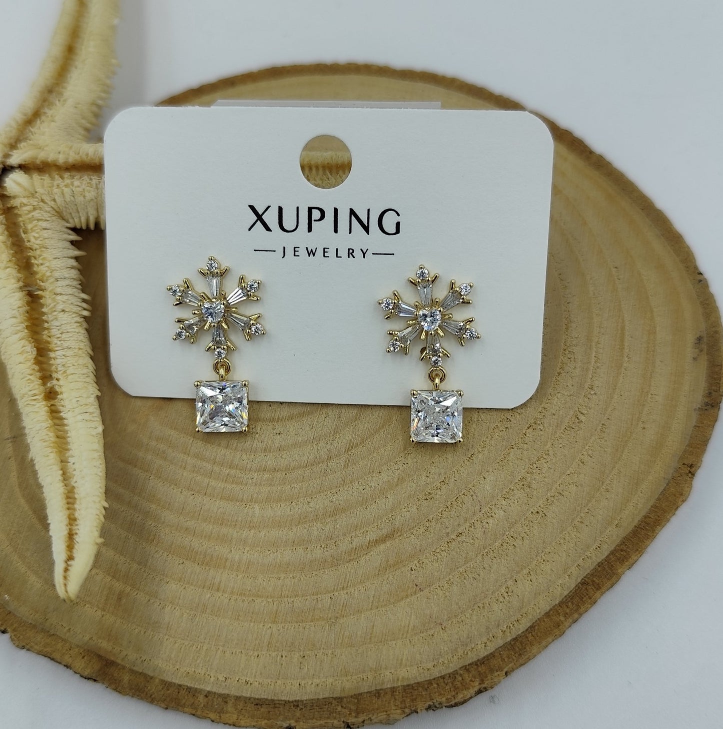 14 K Taş Detaylı Kar Tanesi Küpe
