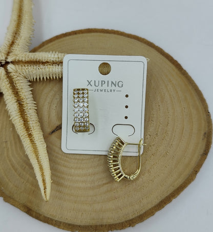 14 K Taş Detaylı Küpe