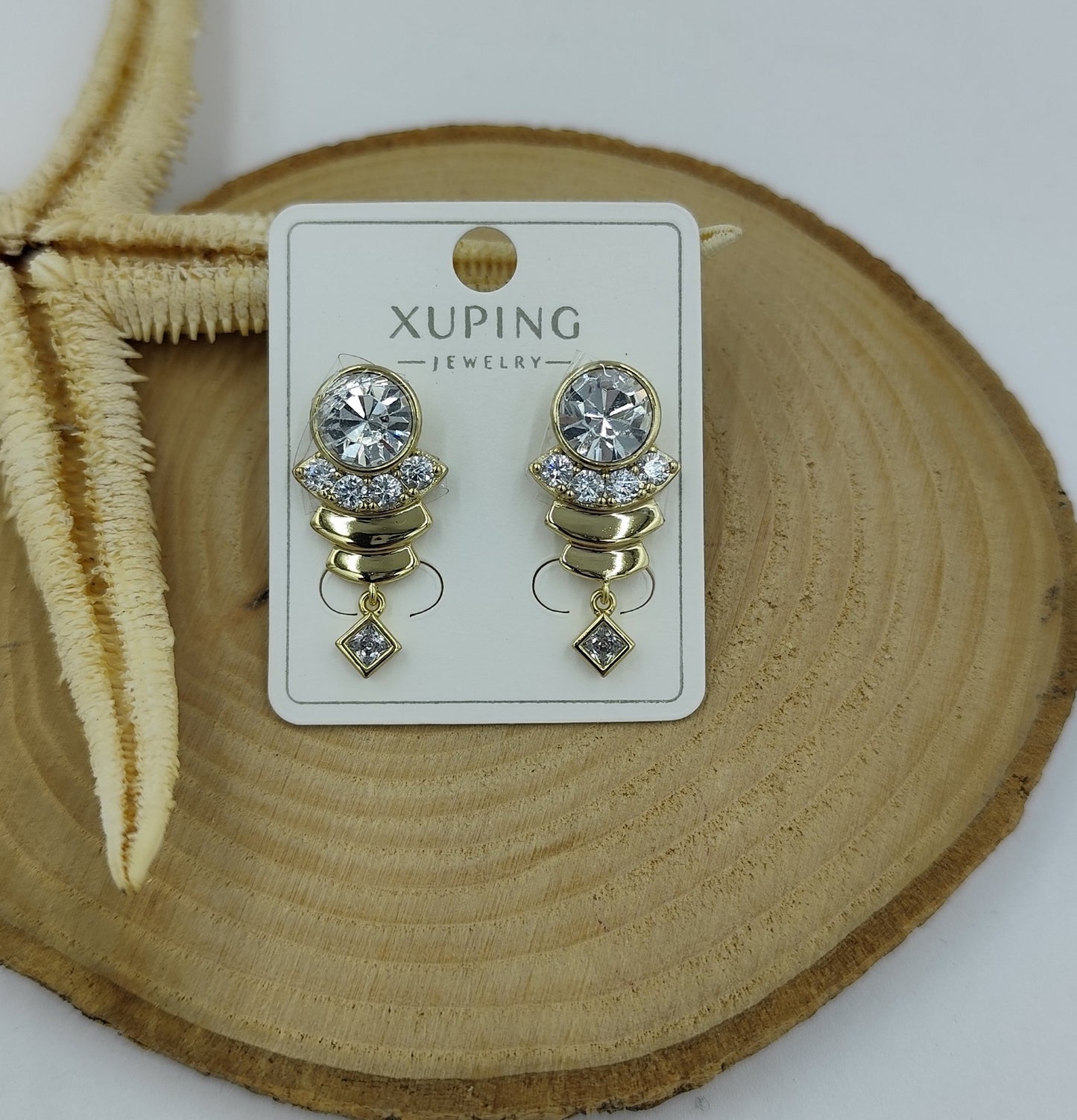 14 K Taş Detaylı Küpe