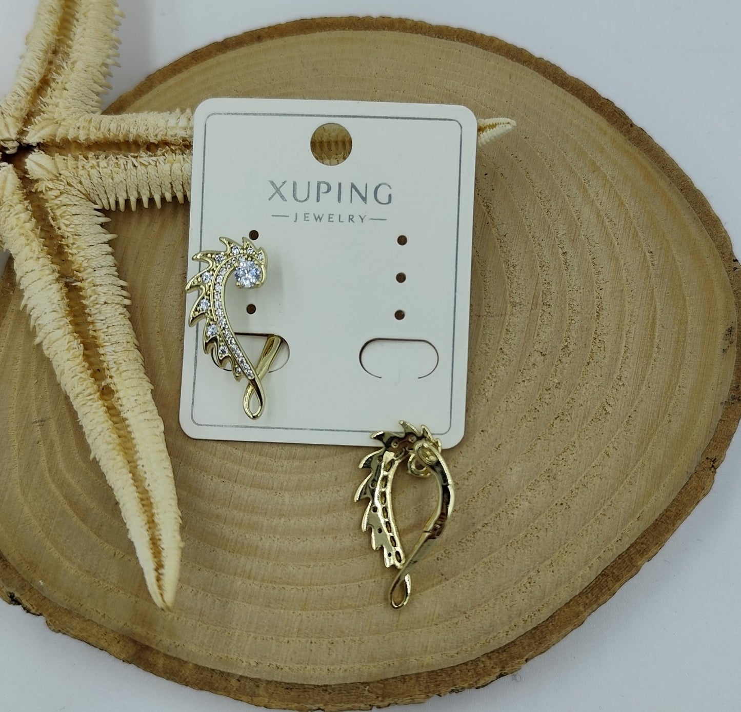 14 K Taş Detaylı Küpe