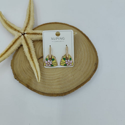 14 K Çiçek Desenli Küpe
