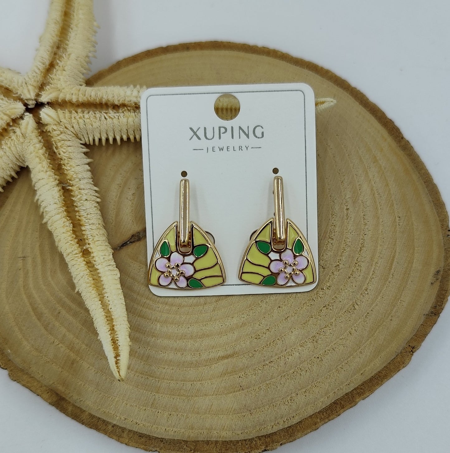 14 K Çiçek Desenli Küpe