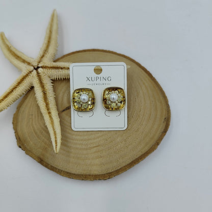 14 K Taş ve İnci Detaylı Kare Küpe