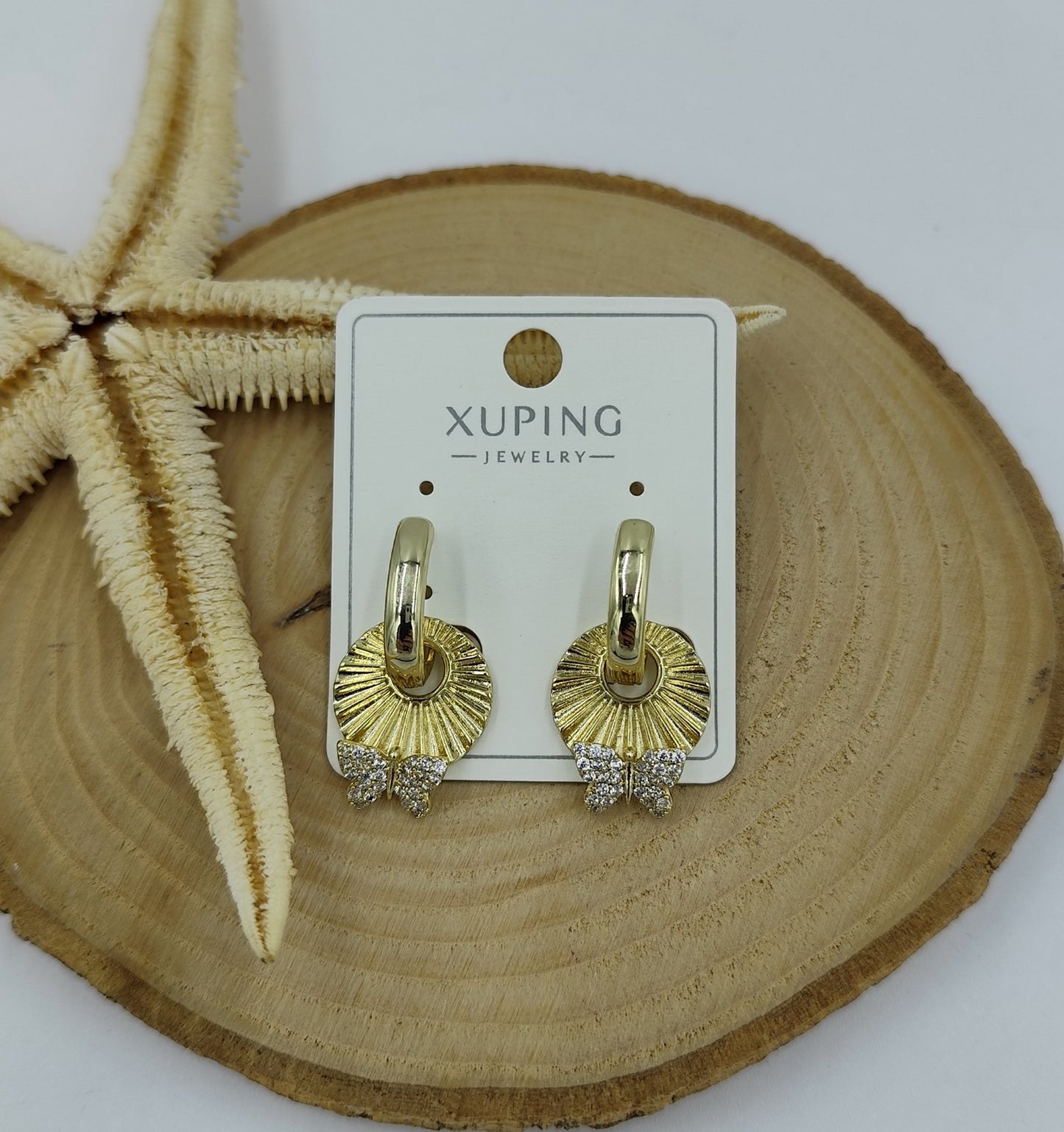 14 K Taş ve Kelebek Detaylı Küpe