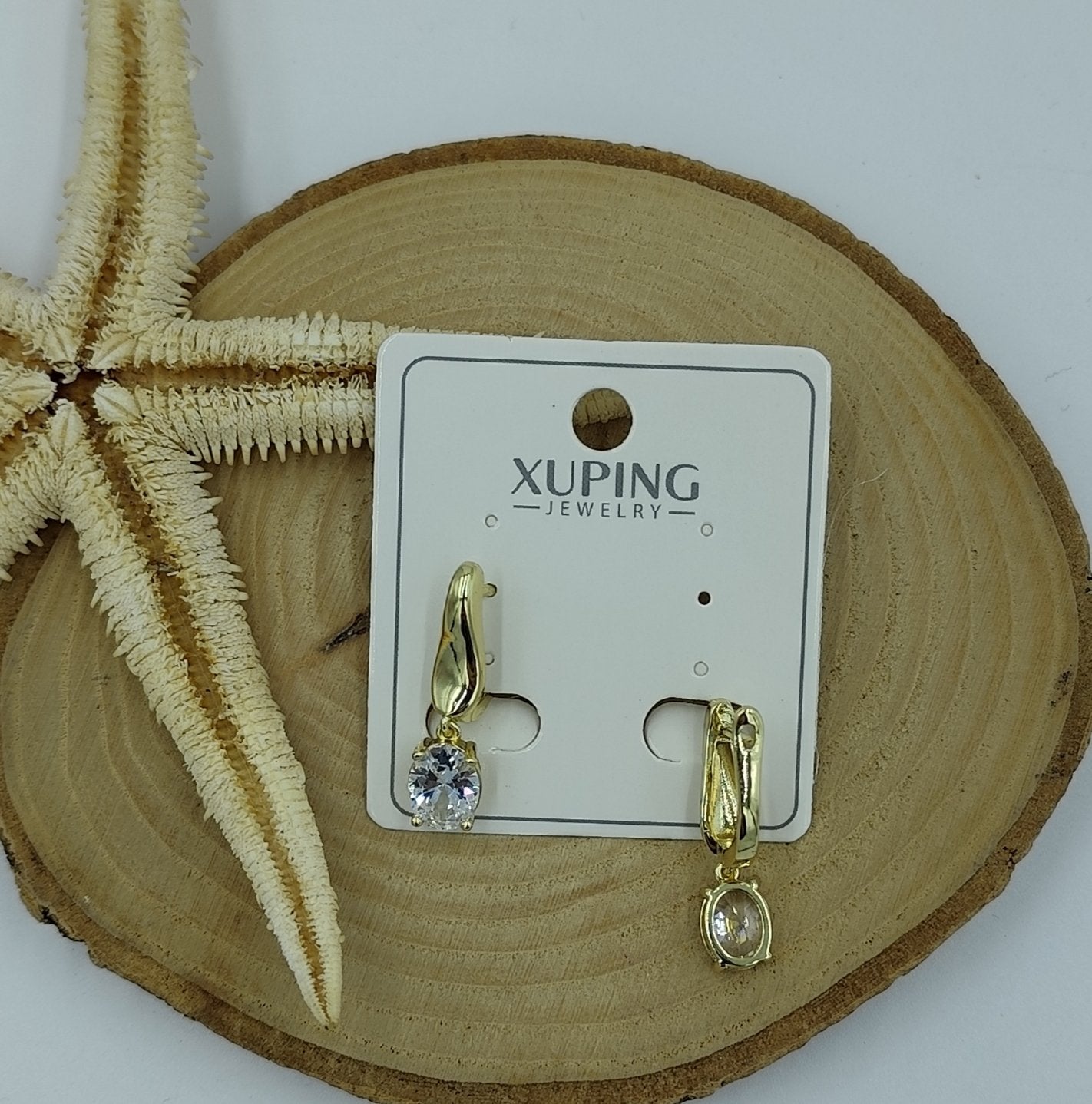 14 K Taş Detaylı Küpe