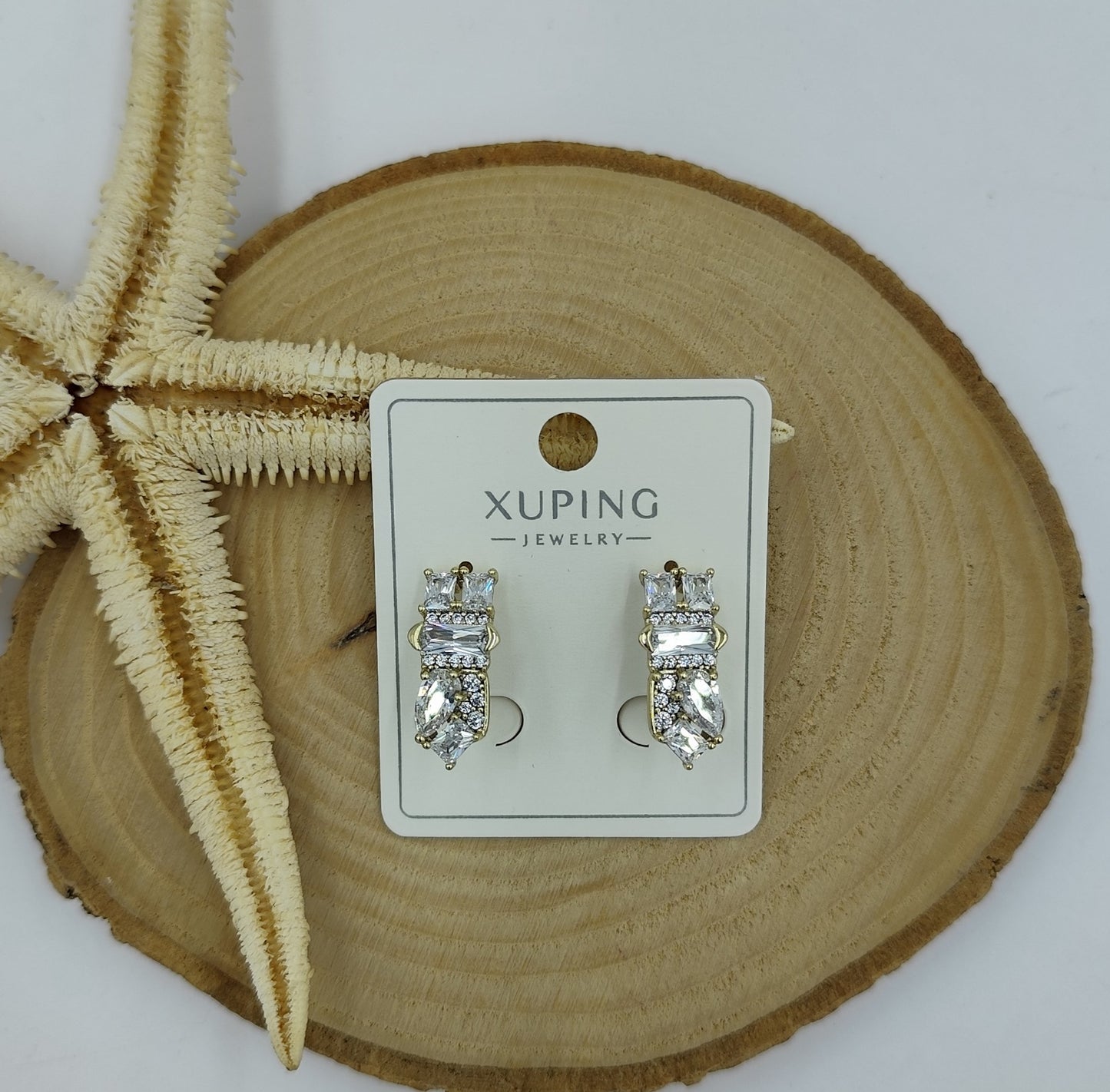 14 K Taş Detaylı Küpe
