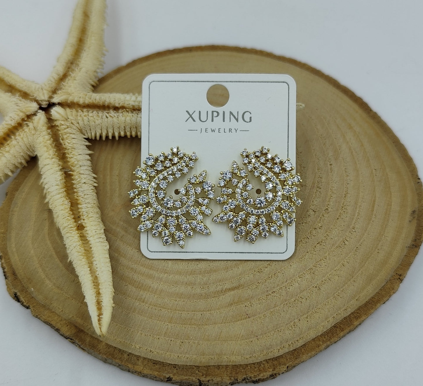 14 K Taş Detaylı Küpe