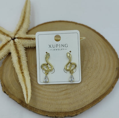 14 K Taş Detaylı Yılan Figürlü Küpe
