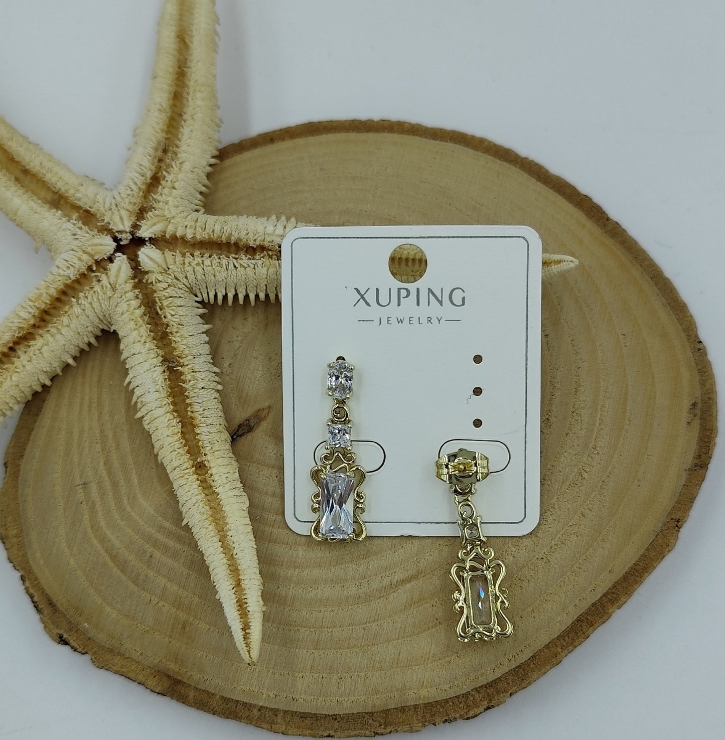 14 K Taş Detaylı Küpe