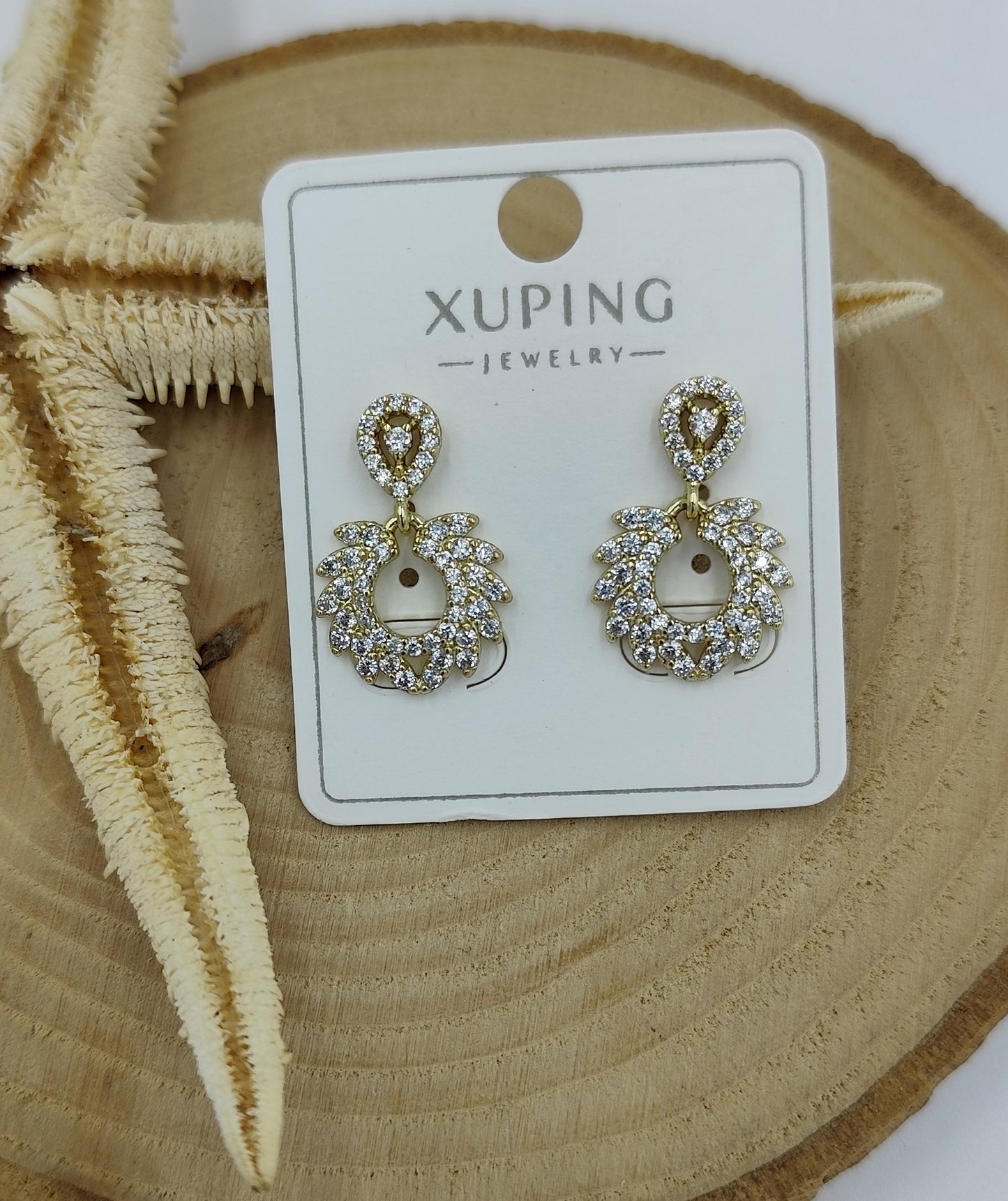 14 K Taş Detaylı Küpe