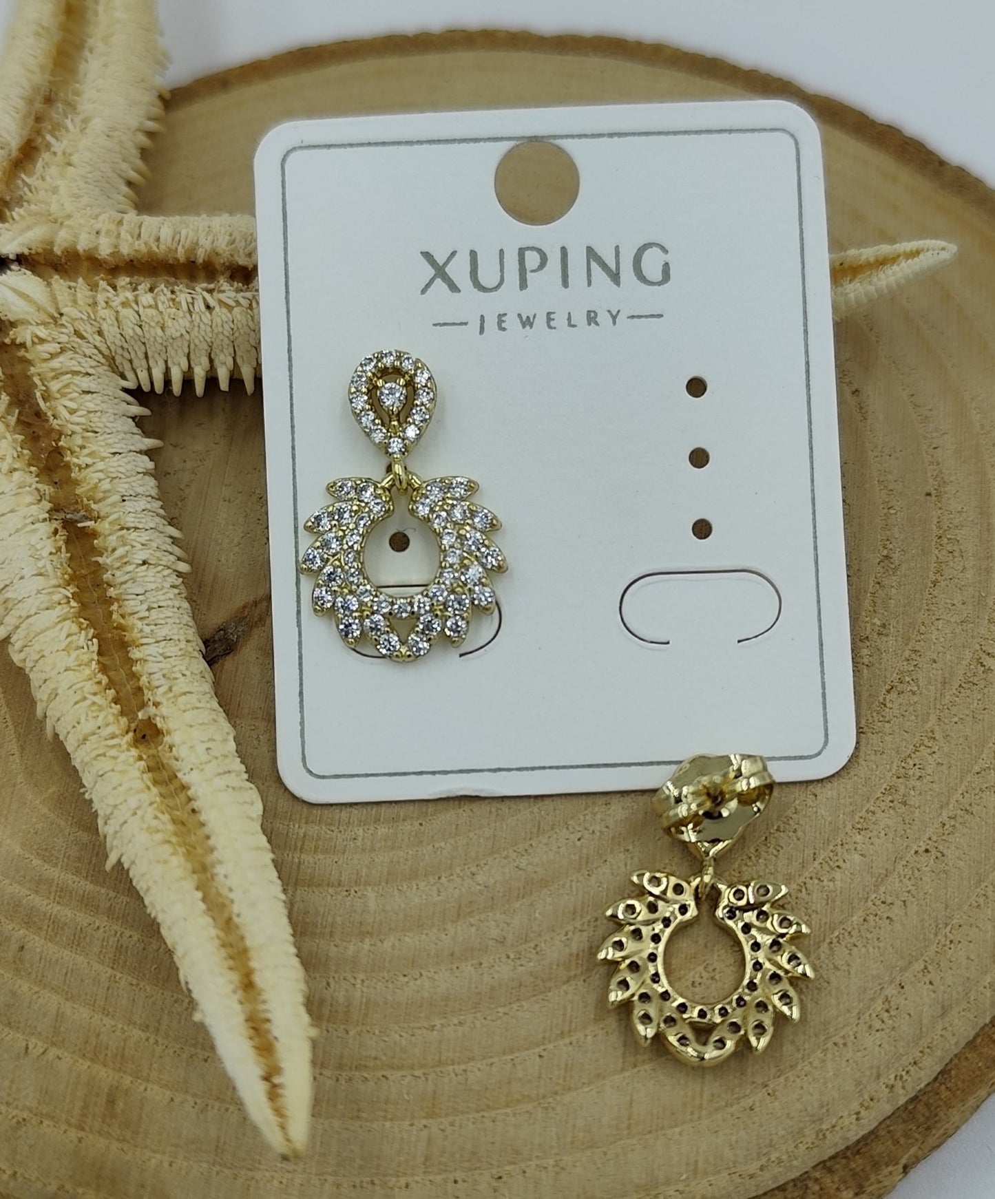 14 K Taş Detaylı Küpe
