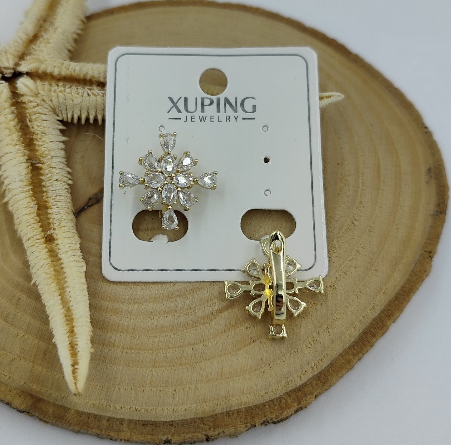 14 K Taş Detaylı Küpe
