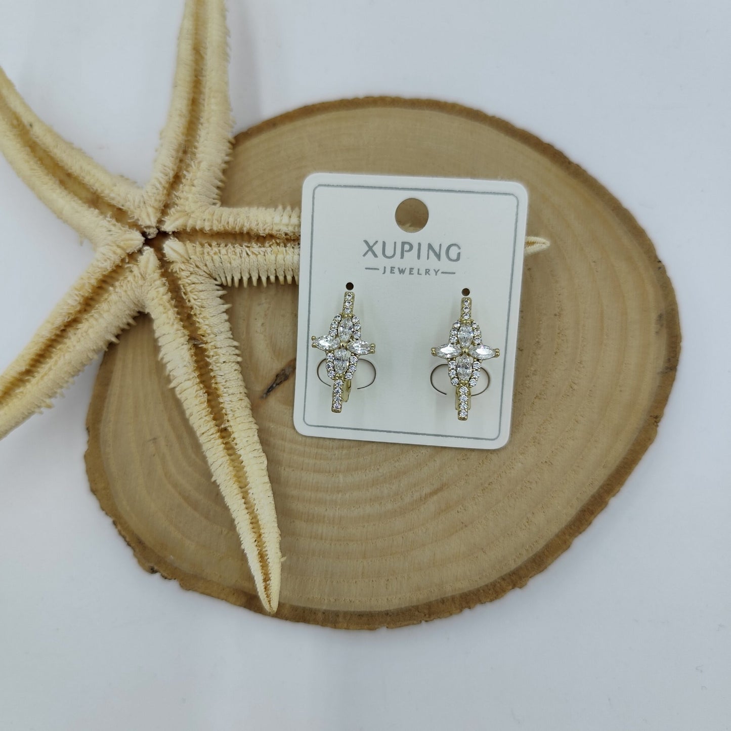 14 K Taş Detaylı Küpe