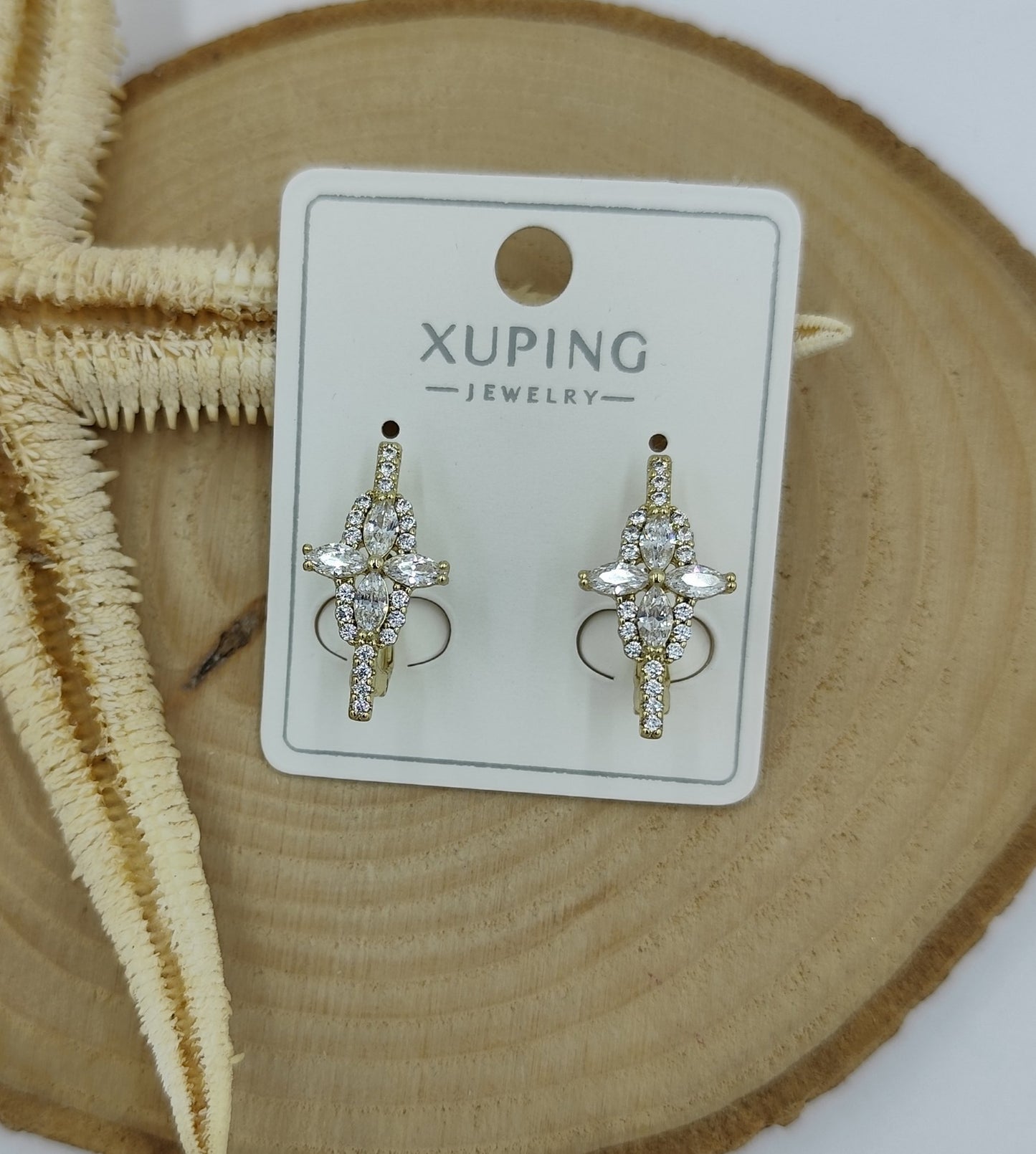 14 K Taş Detaylı Küpe
