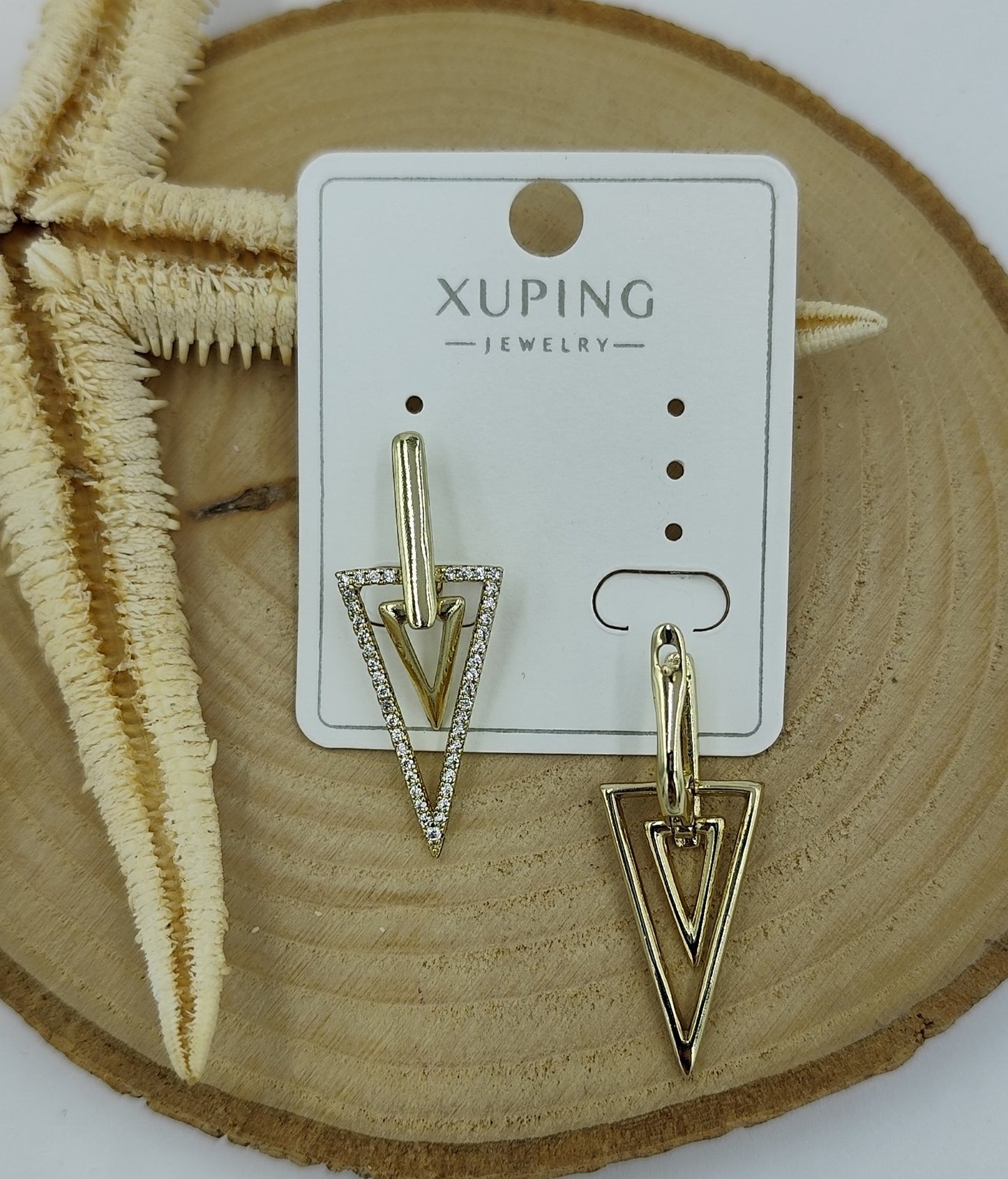 14 K Taş Detaylı Üçgen Küpe
