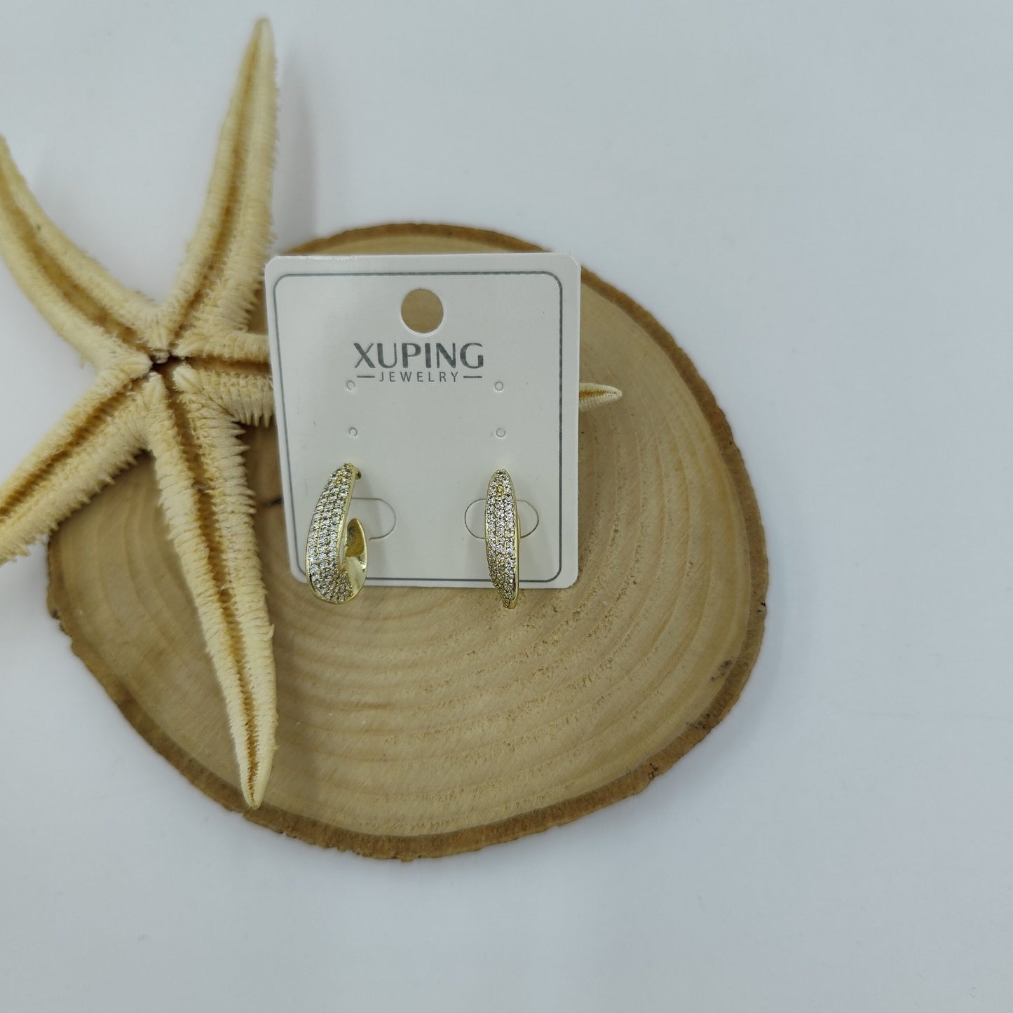 14 K Taş Detaylı Küpe