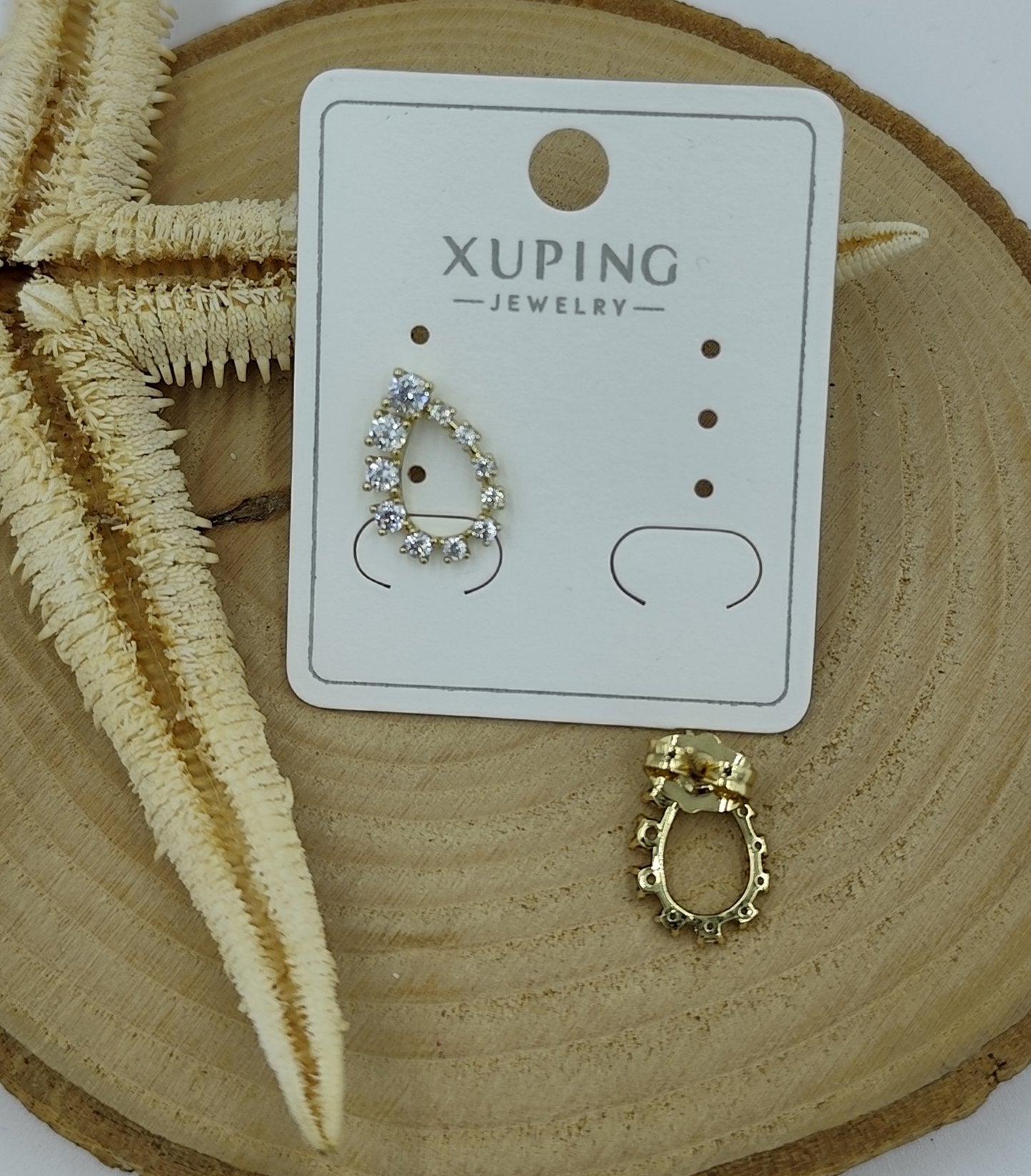 14 K Taş Detaylı Küpe
