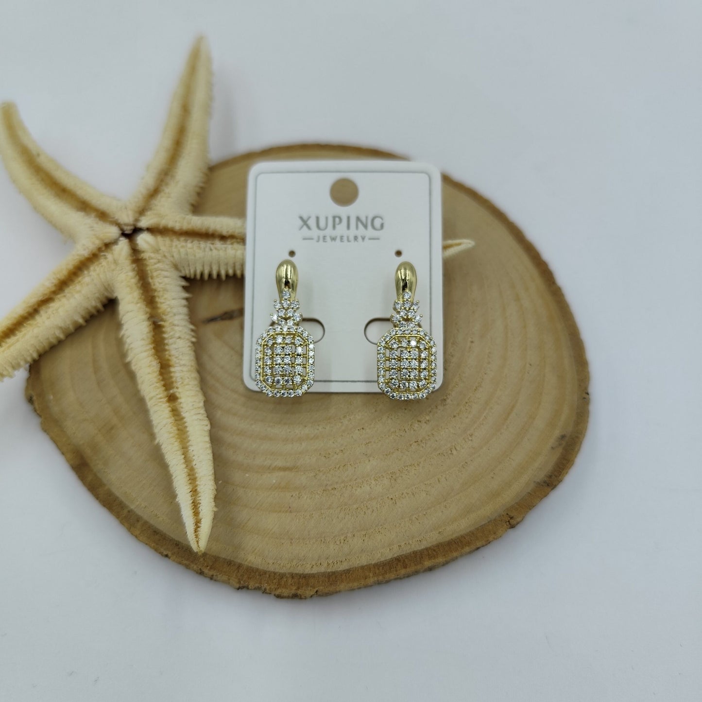 14 K Taş Detaylı Küpe