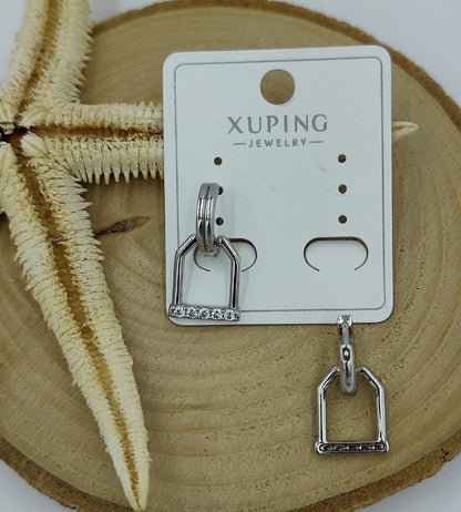 Taş Detaylı Küpe