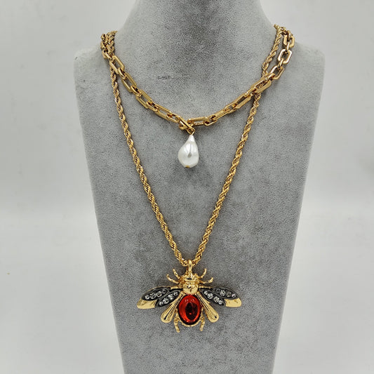 Arı Detaylı Gold Marka Model Kolye