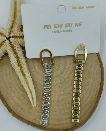 Taş Detaylı Gold Küpe