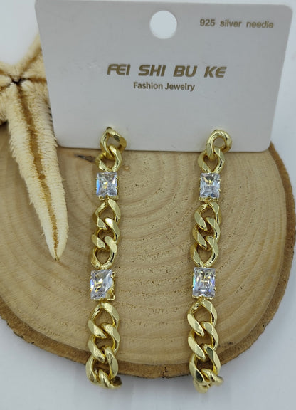 Taş Detaylı Gold Küpe
