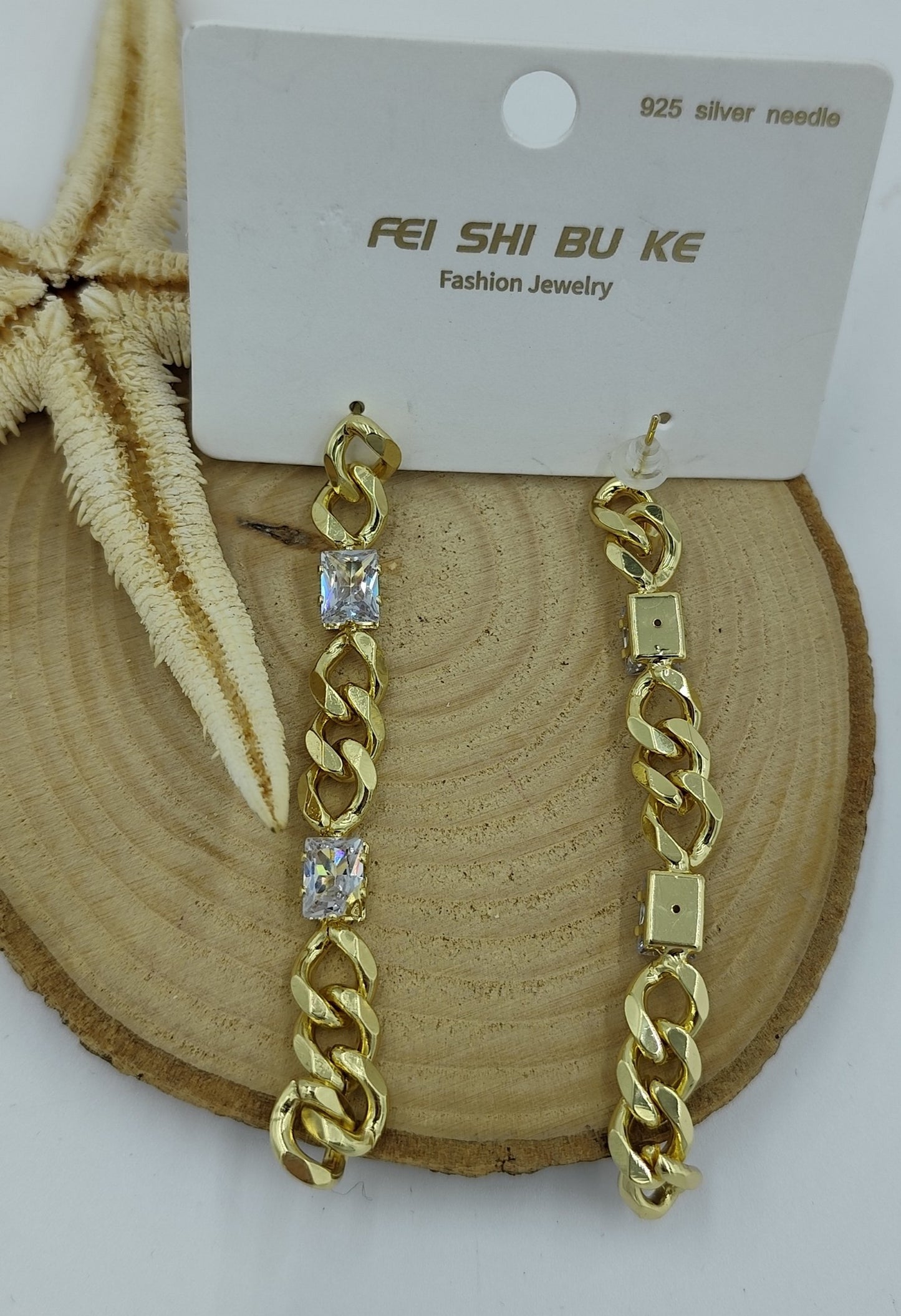 Taş Detaylı Gold Küpe