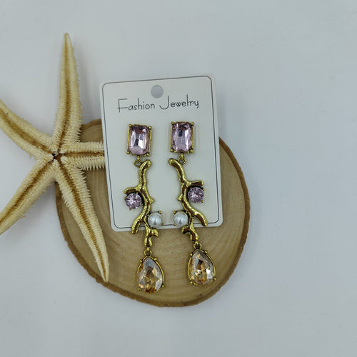 Pembe Taşlı Gül Figürlü Gold Küpe