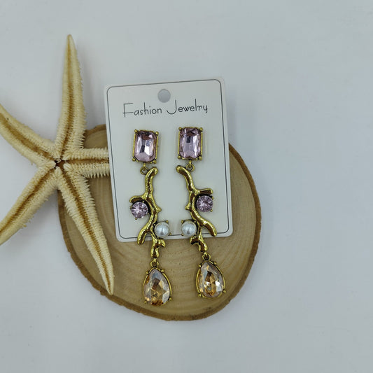 Pembe Taşlı Gül Figürlü Gold Küpe