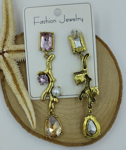 Pembe Taşlı Gül Figürlü Gold Küpe