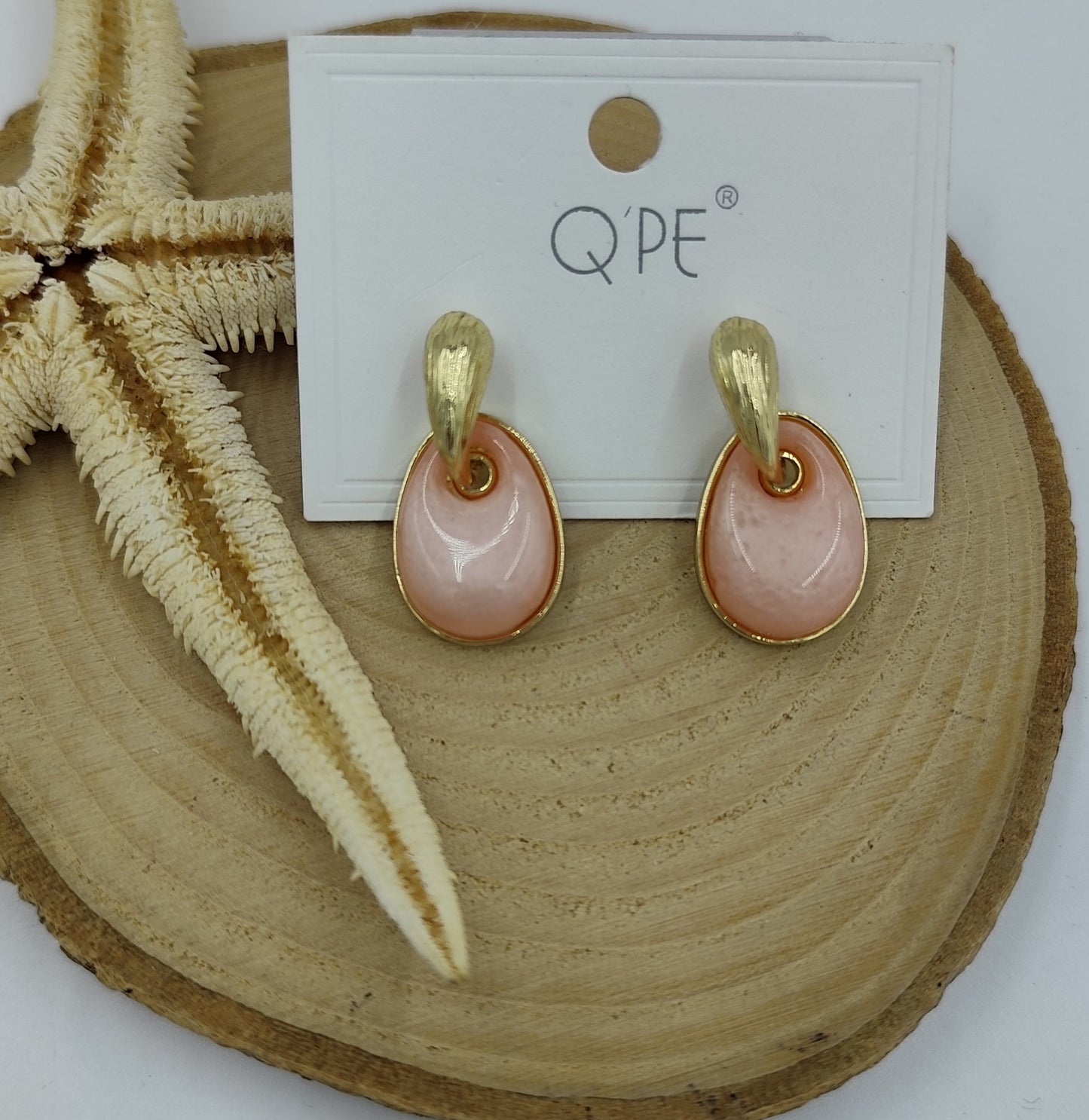 Pembe ve Gold Detaylı Küpe