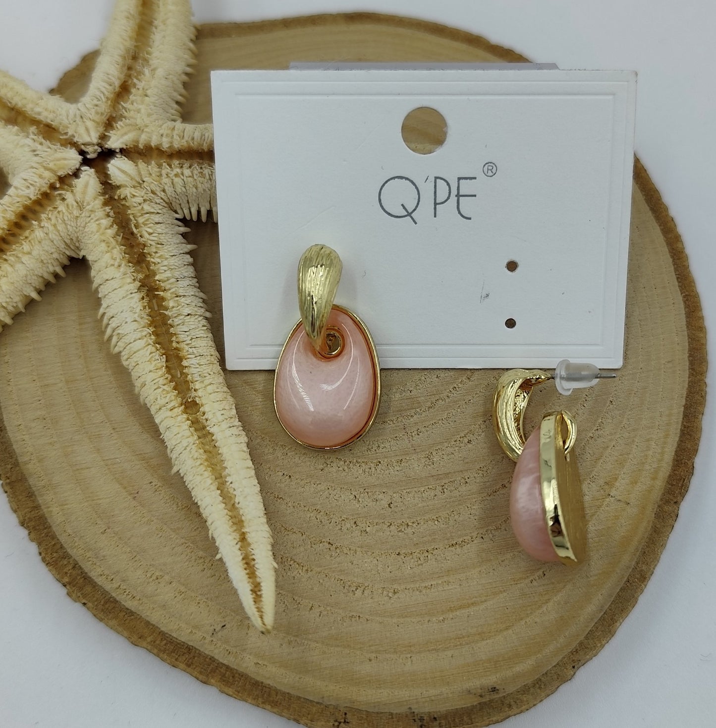 Pembe ve Gold Detaylı Küpe