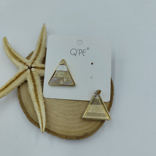 Krem Renkli Üçgen Gold Küpe